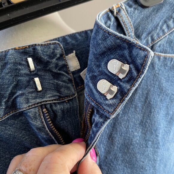 Old Navy Womens Size 8 Regular Jean Skirt Zipper Front Pockets Denim - Picture 3 of 4